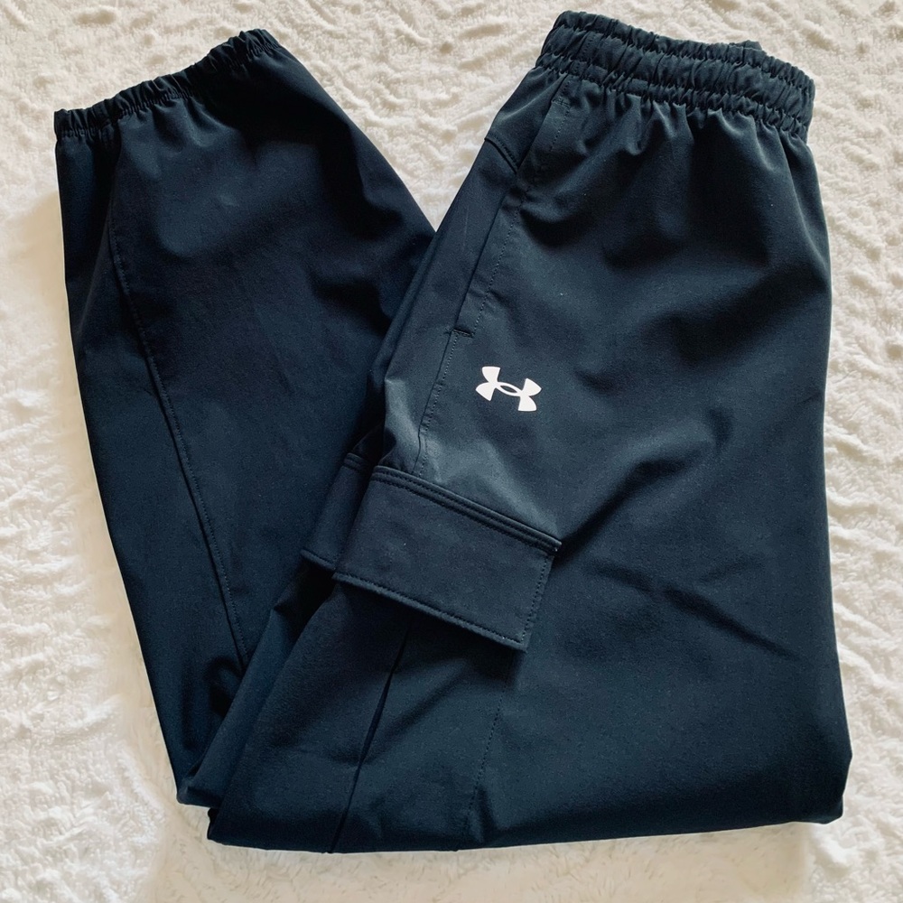 Big Kids Under Armour Black Loose Fit Pants.